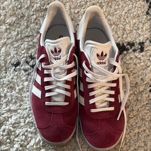 Adidas Gazelle Men’s 7.5 Womens 9 Collegiate Burgundy and White Sneakers